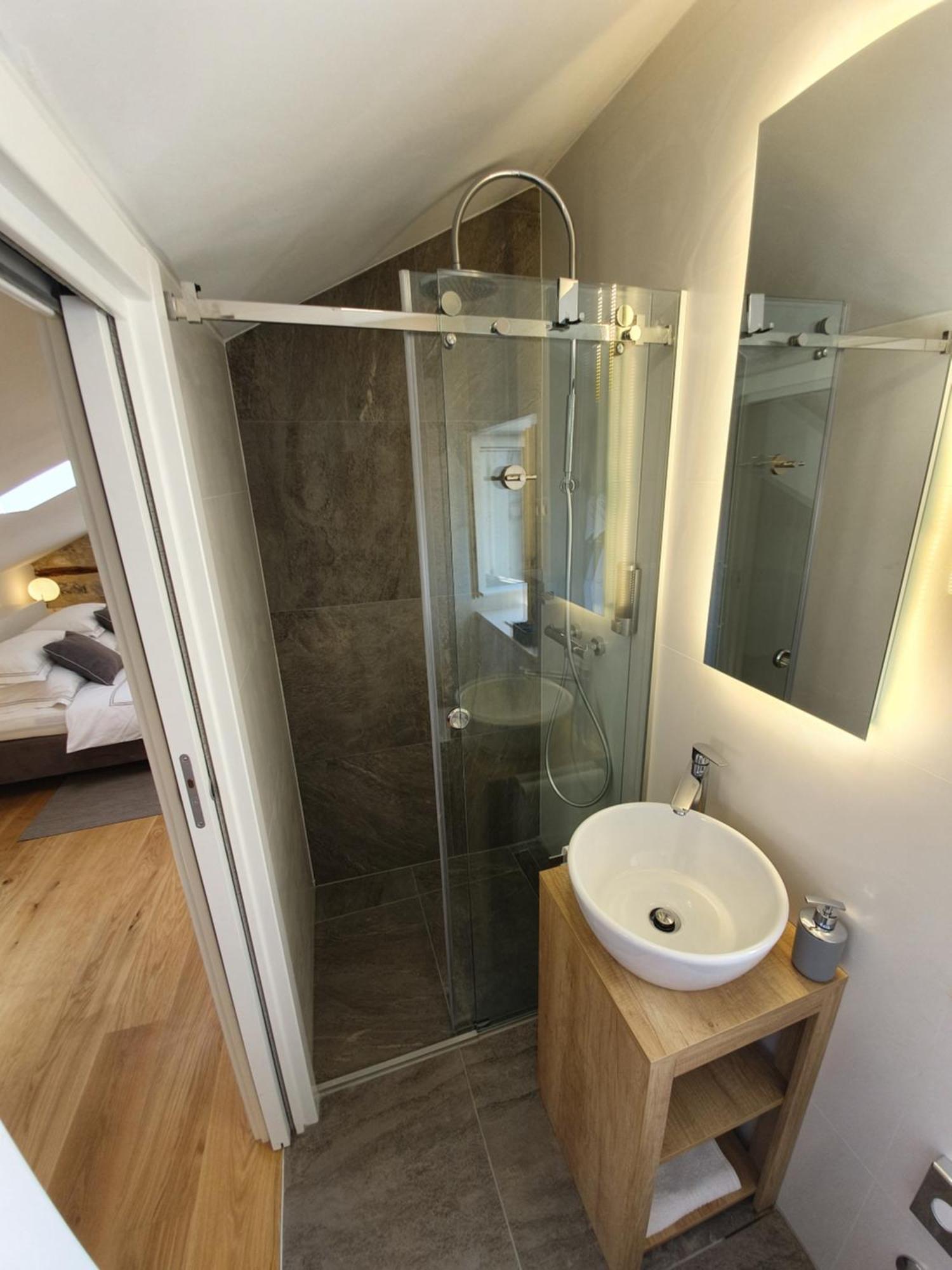 The Suites At Central Split Room photo